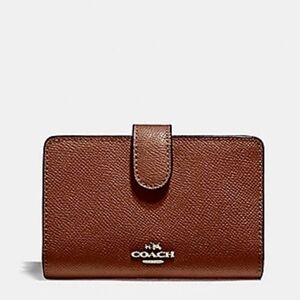 🐎 Coach Saddle Tan Brown Crossgrain Leather Medium Corner Zip Wallet Clutch